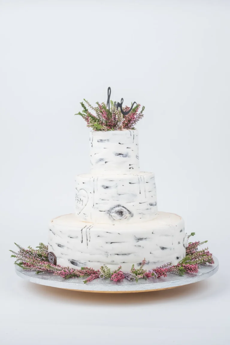 Tort weselny wrzosy