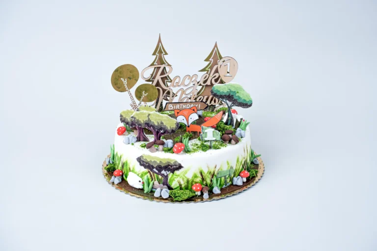 Tort roczek las
