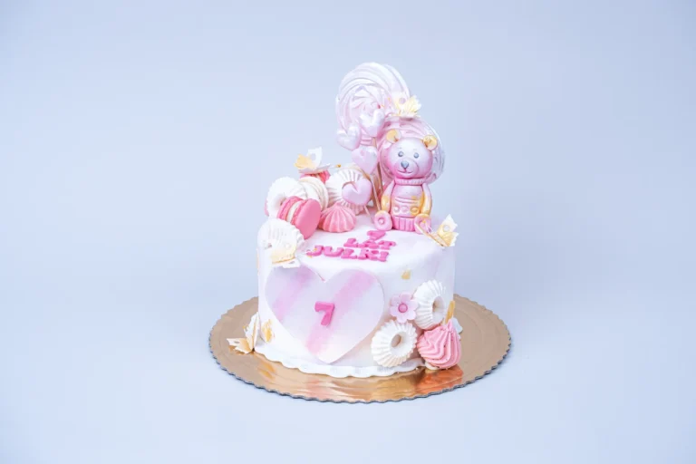 Tort urodziny miś