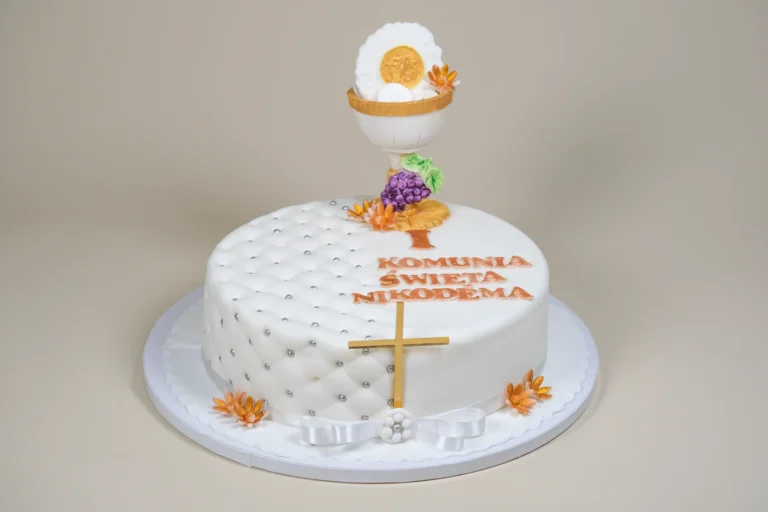 Tort komunijny z figurką kielicha i hostii